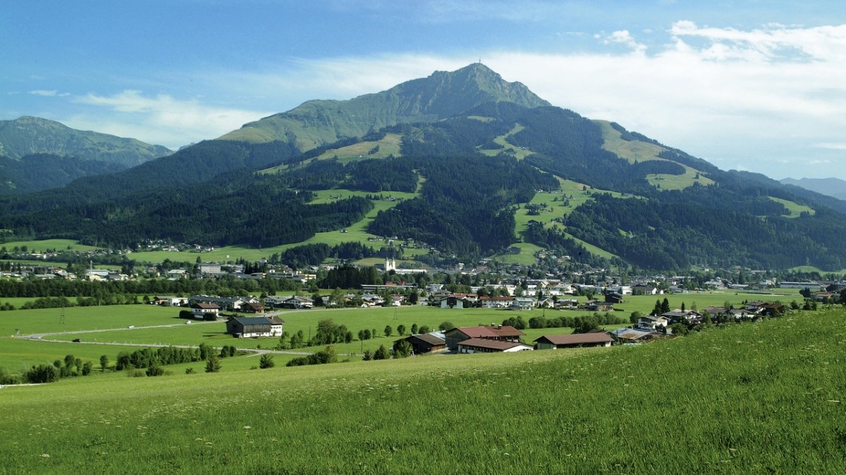 St. Johann om sommeren, © Kitzbüheler Alpen - St. Johann in Tirol